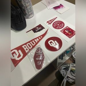5/$10 | OU | Fan Club | Mini Felt Flag, 5 Stickers, and a Keychain